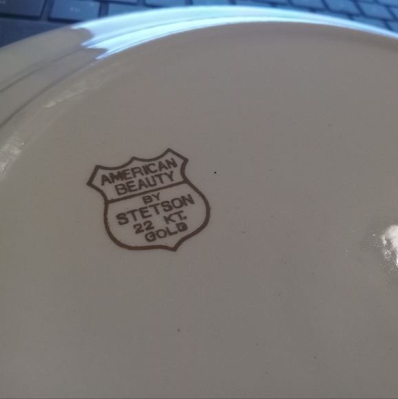 American Beauty pattern in ivory with pink rose, "22kt" gold. Rare find - Picture 3 of 3